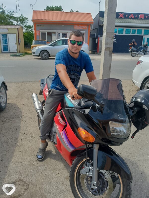 Макар, 27, Красноперекопске — анкета №2936392