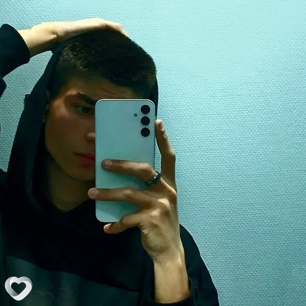 Aleks, 20, Барнауле — анкета №2938704