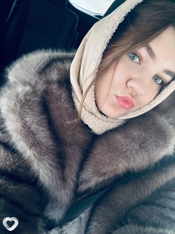 Полина, 19, Томске — анкета №2939289