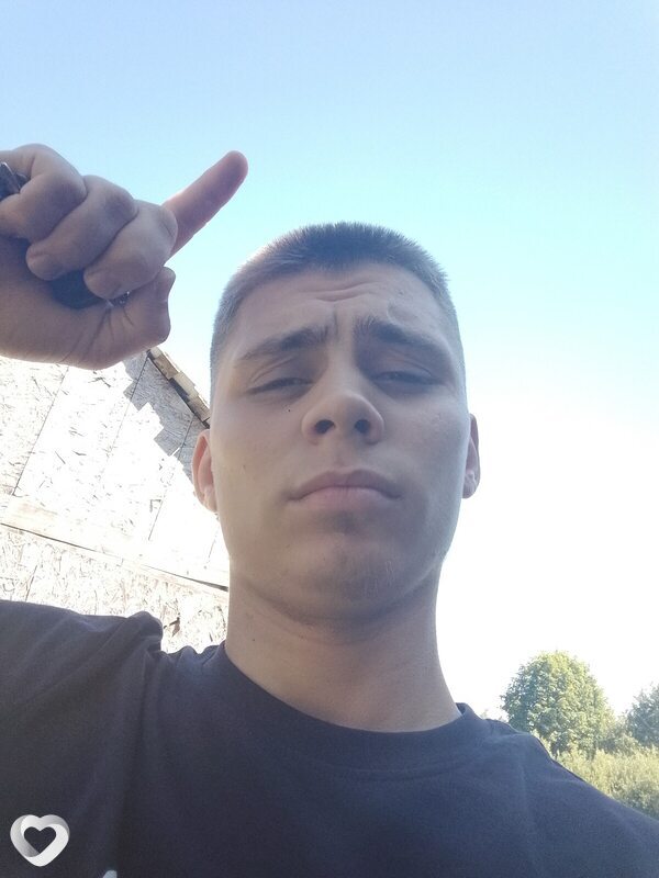Толя, 19, Смоленске — анкета №2939716
