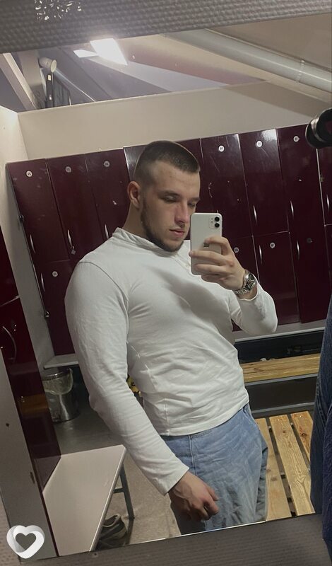 Кирилл, 21, Омске — анкета №2939791