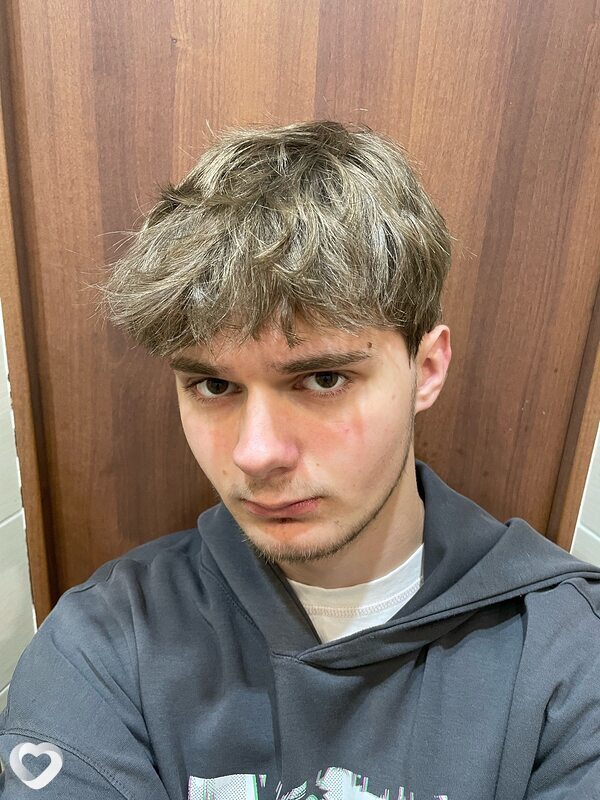 Юрий, 19, Москве — анкета №2940341