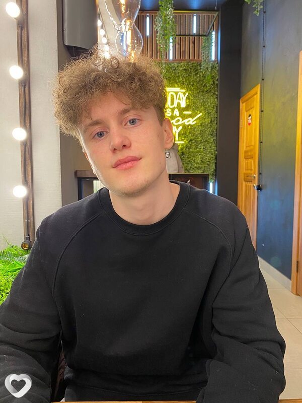 Алекс, 26, Ульяновске — анкета №2941626