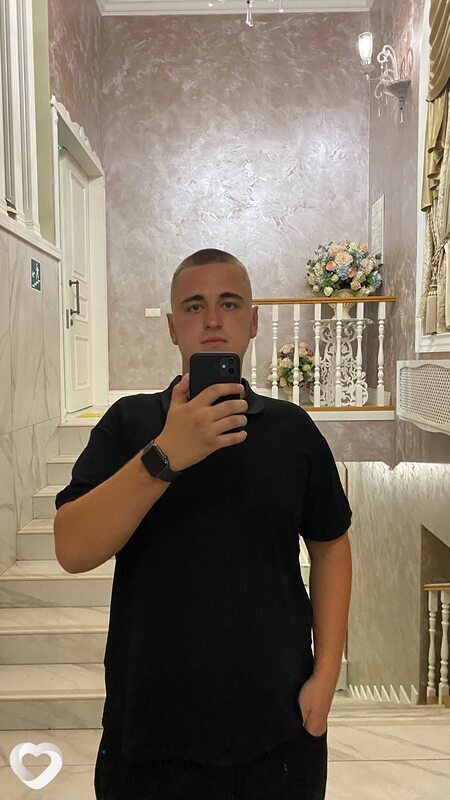 Кирилл, 21, Якутске — анкета №2942531