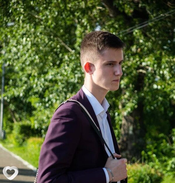 Саша, 21, Иркутске — анкета №2943895