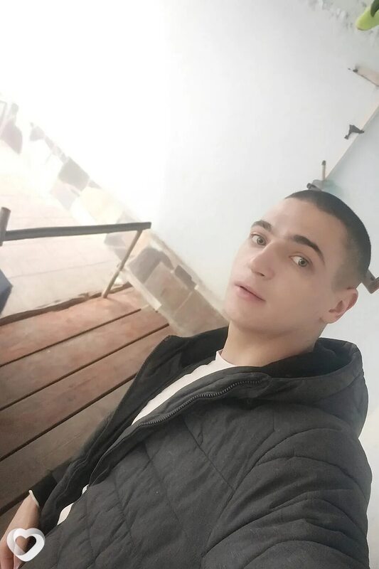 Anonim, Бричаны