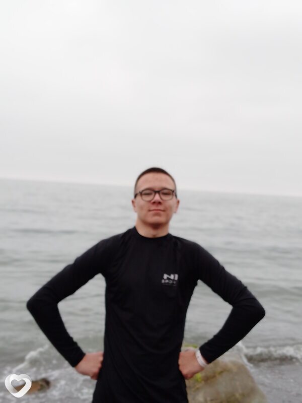 Владимир, 18, Евпатории — анкета №2950306