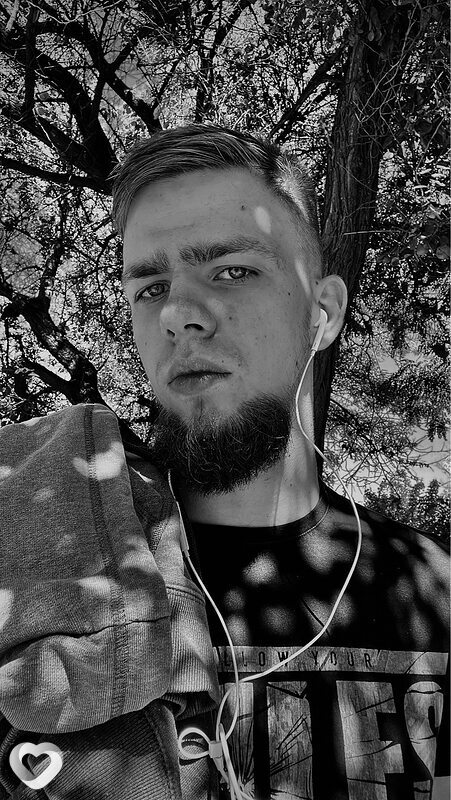 Александр, 21, Москве — анкета №2950457