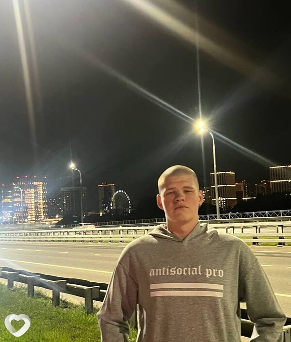 Глеб, 19, Балакове — анкета №2951181