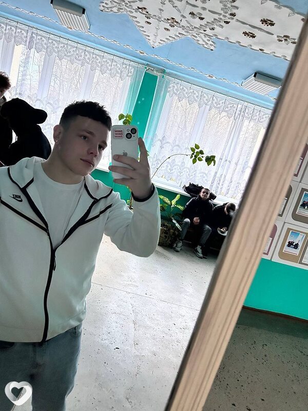 Кирилл, 21, Бобруйске — анкета №2951458