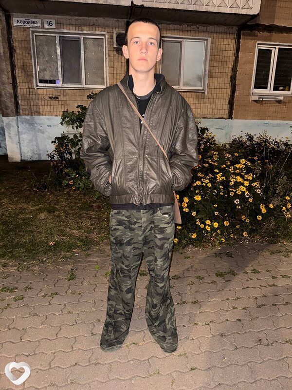 Данил, 19, Москве — анкета №2951599