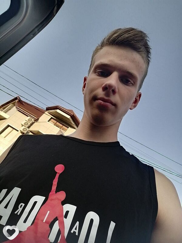 Виталий, 23, Ростове-на-Дону — анкета №2952011