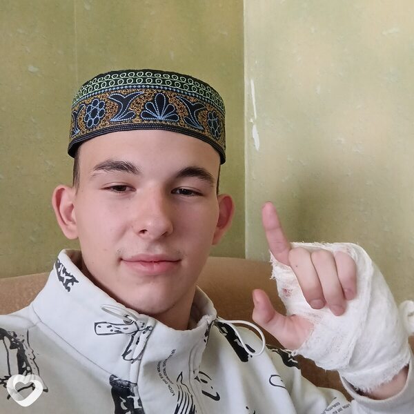 Александр, 20, Новоуральске — анкета №2954407