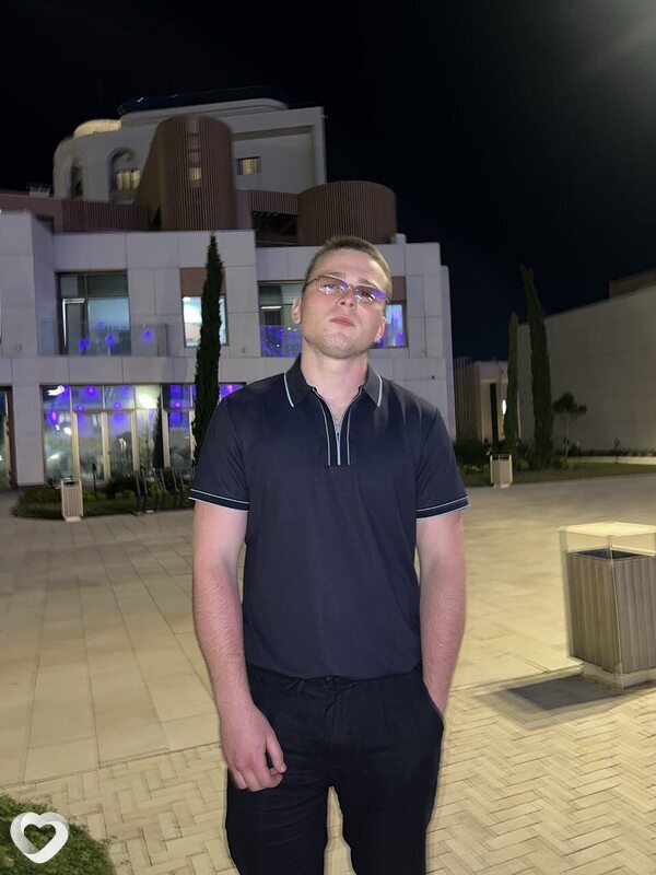 Александр, 21, Москве — анкета №2954182