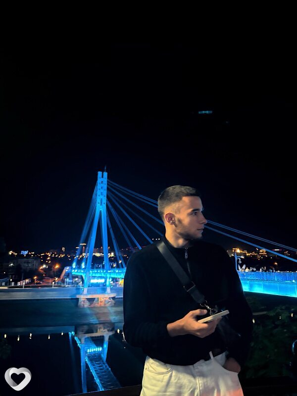 Роман, 19, Тюмени — анкета №2954876