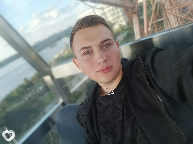 Александр, 18, Новосибирске — анкета №2955039