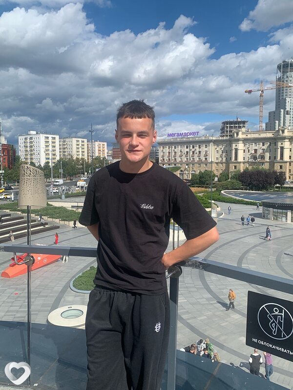 Иван, 19, Вольске — анкета №2955619