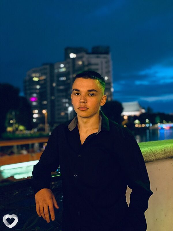 Юрий, 22, Калининграде — анкета №2956097