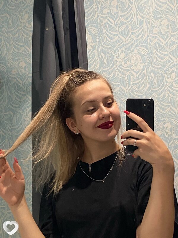 Карина, 21, Брянске — анкета №2956538