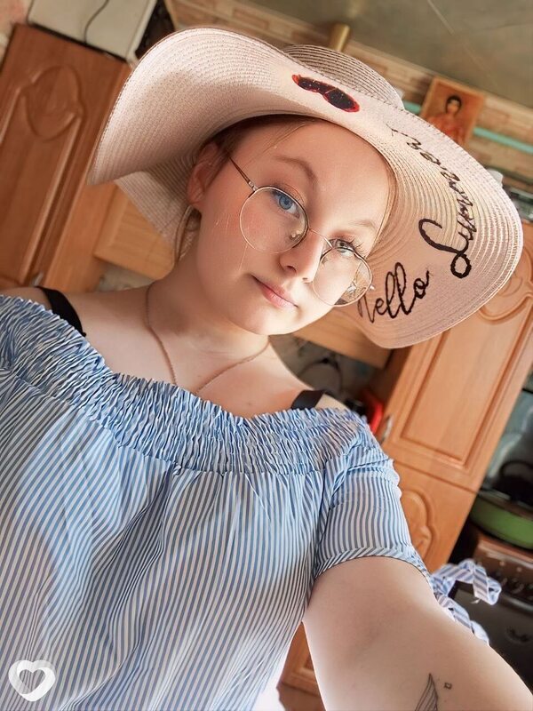 Екатерина, 18, Ярославле — анкета №2957639