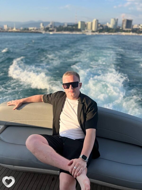 Дмитрий, 22, Луганске — анкета №2958504
