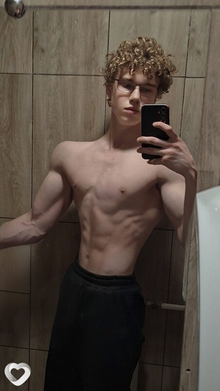 Дмитрий, 19, Екатеринбурге — анкета №2959776