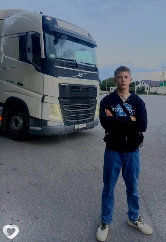 Кирилл, 19, Москве — анкета №2961444