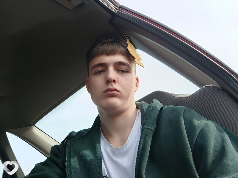 Артур, 19, Барановичах — анкета №2961856