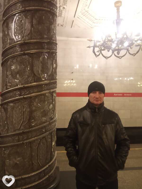 Артём, 44, Сосновом Боре — анкета №2962493