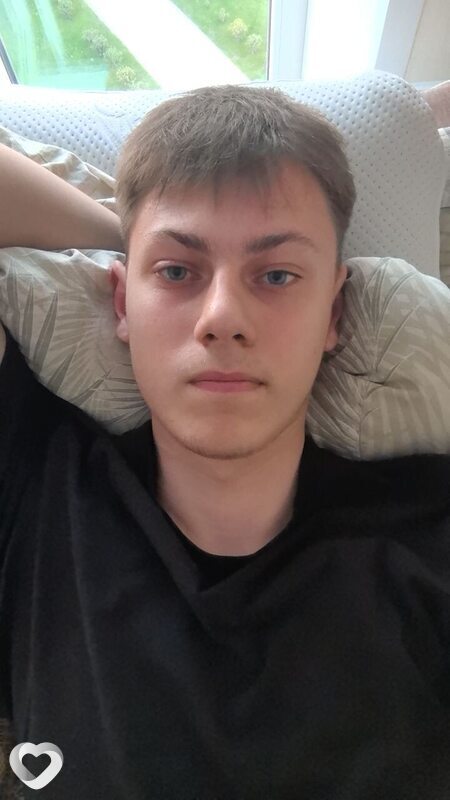 Александр, 18, Томске — анкета №2963497