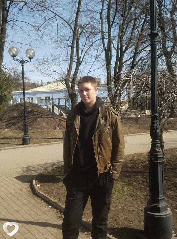Игорь, 19, Донецке — анкета №2964067