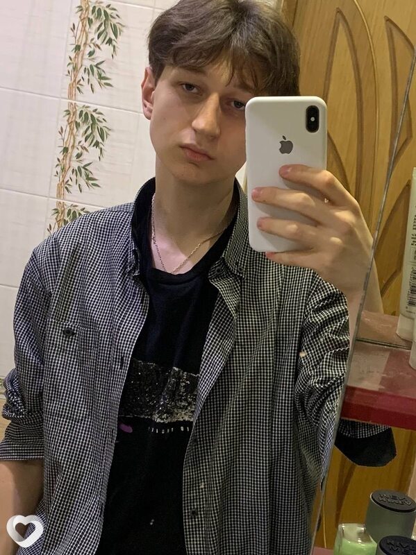 Илья, 19, Москве — анкета №2965659