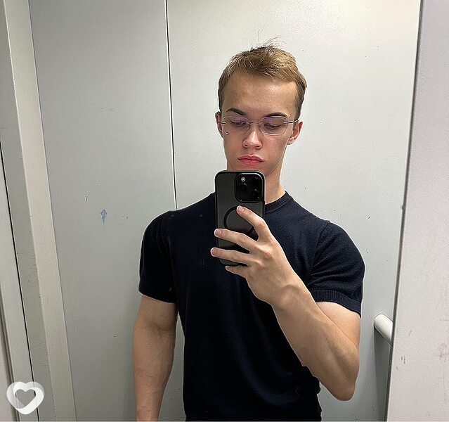 Лев, 20, Омске — анкета №2965893