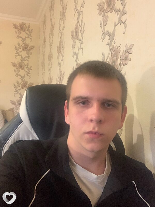Андрей, 21, Кременчуге — анкета №2966197
