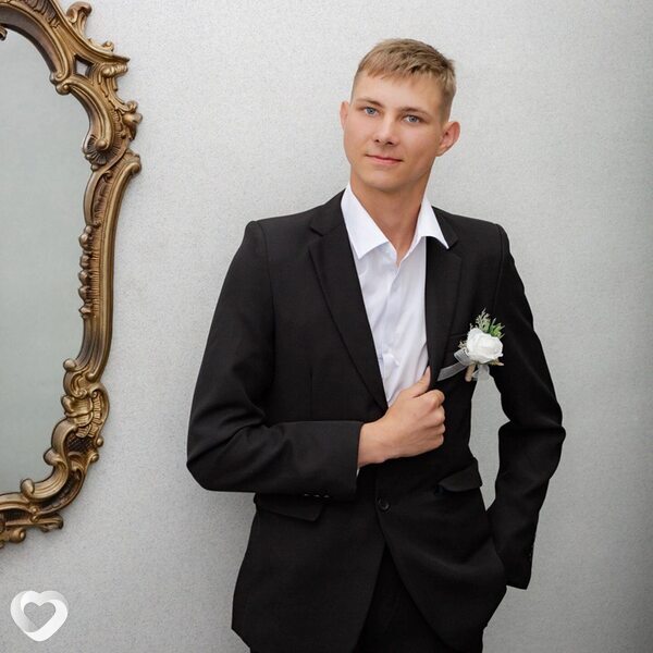 Александр, 21, Осиповичах — анкета №2966358