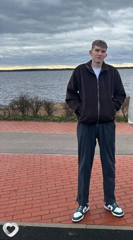 Артём, 23, Москве — анкета №2966981