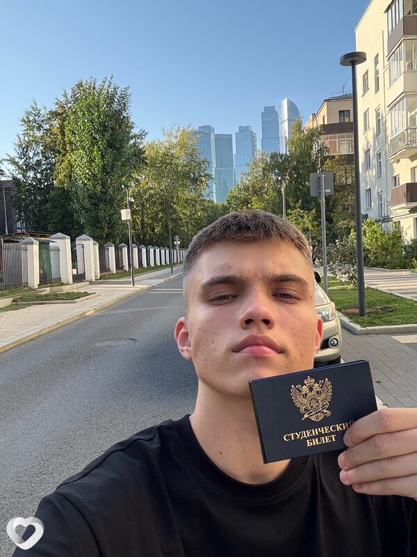 Юра, 19, Москве — анкета №2967196