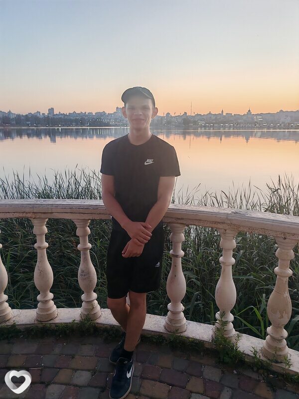Саша, 22, Москве — анкета №2968028