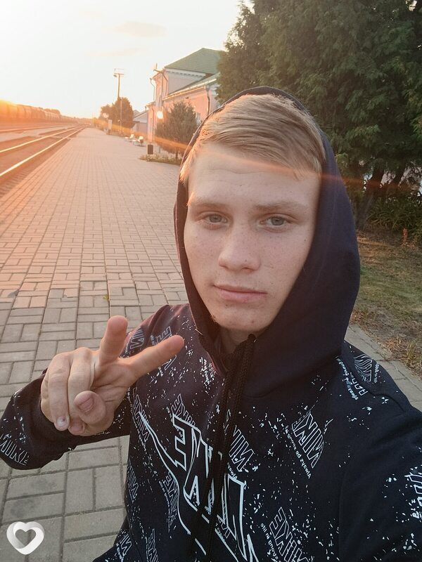 Вадим, 19, Старых Дорогах — анкета №2969467