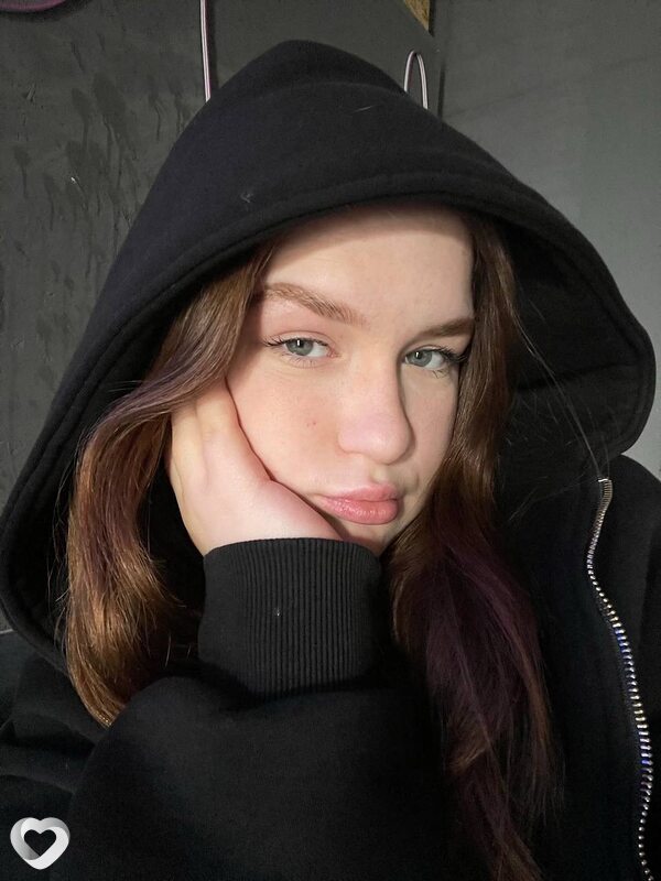 Лера, 21, Новосибирске — анкета №2970445