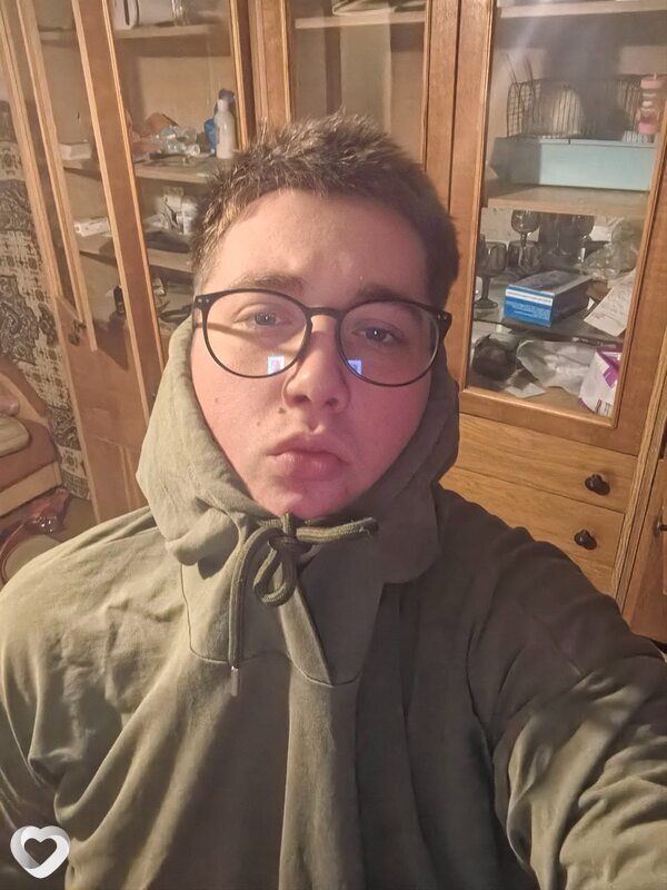 Денис, 20, Лунинце — анкета №2971243