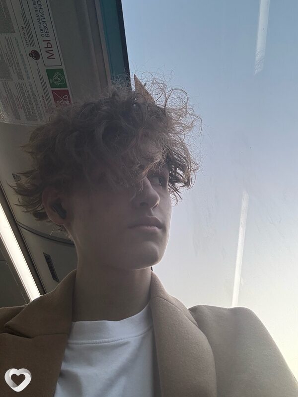 Максим, 19, Санкт-Петербурге — анкета №2971357