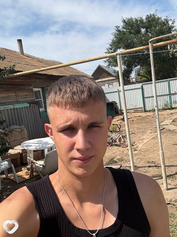 Александр, 21, Москве — анкета №2971367