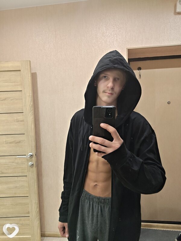 Антон, 23, Иркутске — анкета №2971902