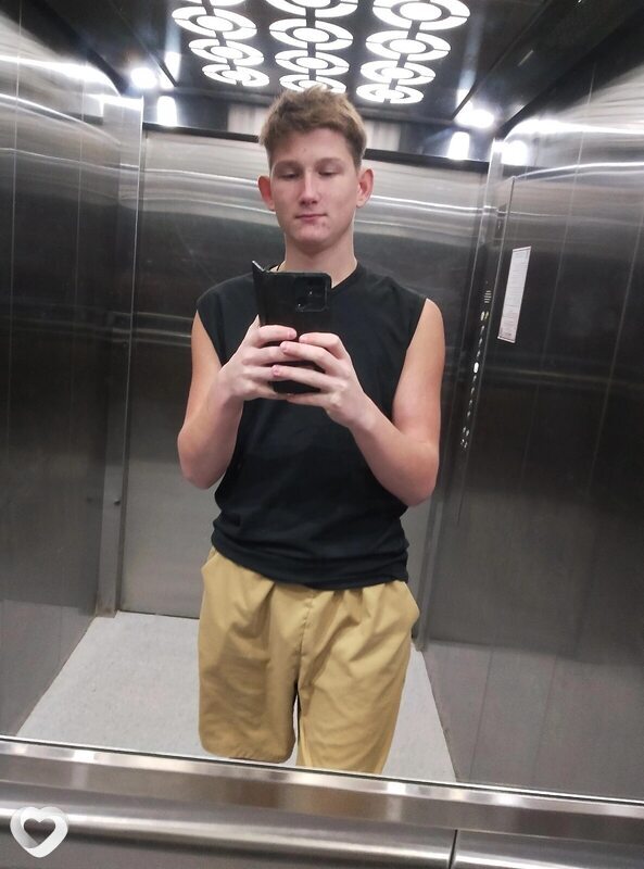 Марк, 21, Каменске-Шахтинском — анкета №2974645