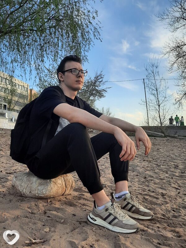 Александр, 21, Москве — анкета №2974734