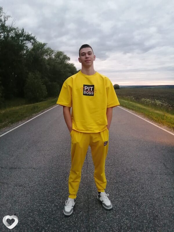 Кирилл, 21, Серпухове — анкета №2976312