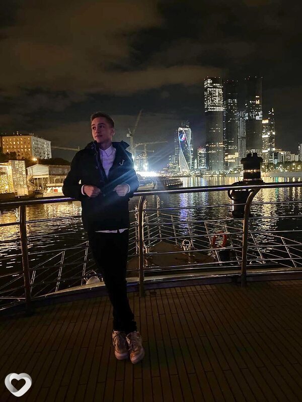 Vova, 21, Москве — анкета №2977082