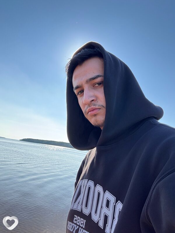 Улугбей, 24, Череповце — анкета №2978576