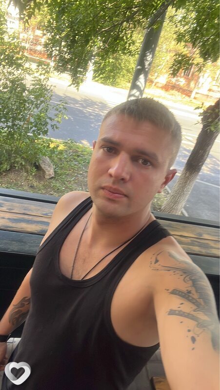 Валентин, 25, Оренбурге — анкета №2979124
